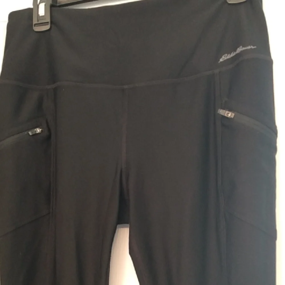 Eddie Bauer Leggings Zip Pockets and an inner Slip Pocket - Picture 13 of 15